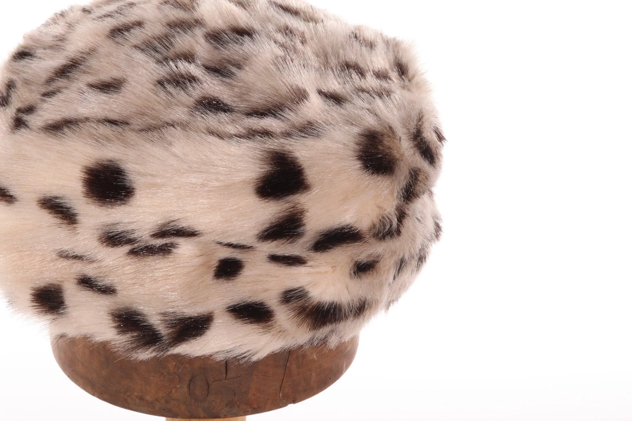 Vintage-Inspired Jacoll Faux Fur Hat with Spotted Pattern - 53cm